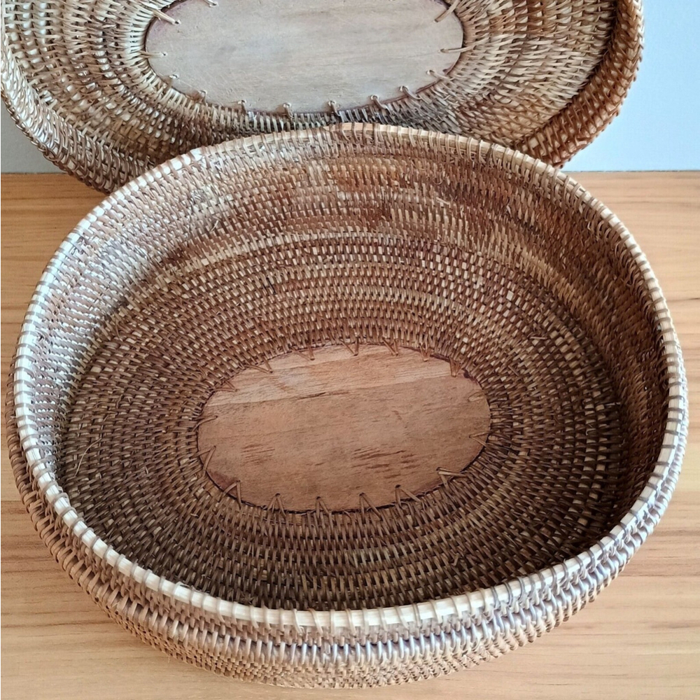 Vintage Woven Oval Rattan Basket W/ Carved Wooden Frog On Lid Indonesian - Picture 7 of 10